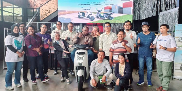 Astra Motor Papua Perkenalkan Sepeda Motor Listrik EM1 e: dan EM1 e: PLUS