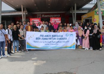 PLN Ajak 21 Yatim dan Dhuafa Belanja Bahagia