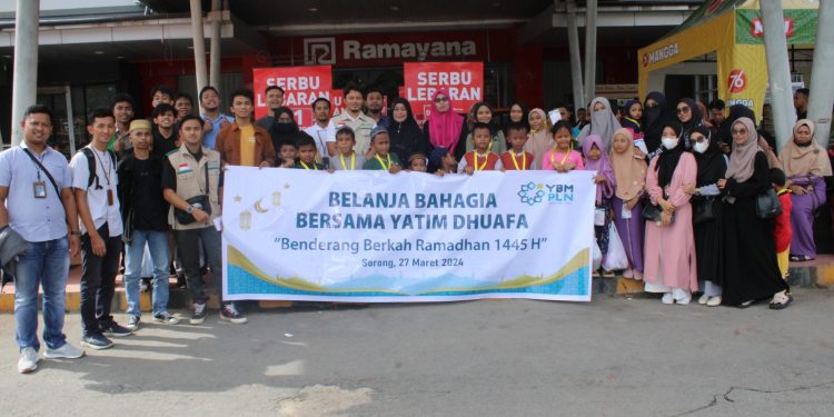 PLN Ajak 21 Yatim dan Dhuafa Belanja Bahagia