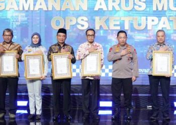 Kapolri Berikan Penghargaan kepada Jasa Raharja