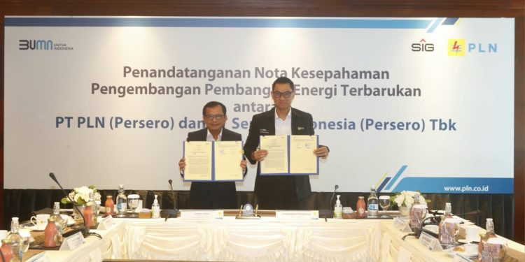 PLN dan Semen Indonesia Teken MoU untuk Mendorong Penggunaan Energi Bersih