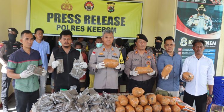 5 Pembawa Ganja 20 Kg Terancam Pidana Penjara Seumur Hidup, 3 Diantaranya WNA