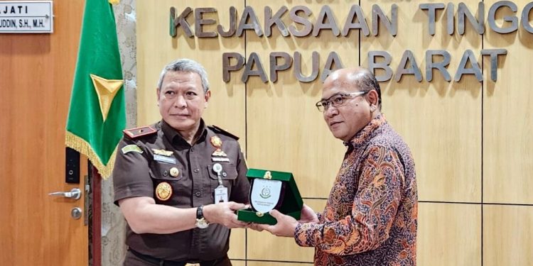 Kejati Papua Barat Dukung PLN Tingkatkan Kualitas Layanan Kepada Masyarakat