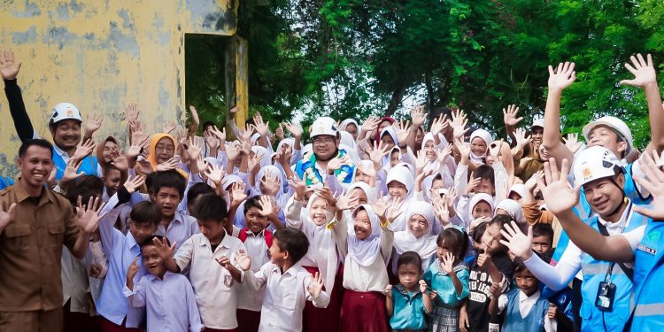 Warga Bajo Kini Nikmati Listrik 24 Jam!