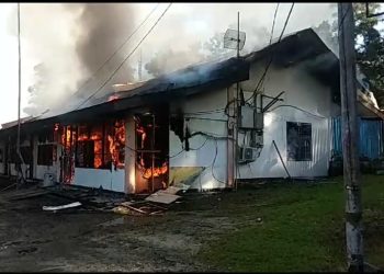 Kantor KPU Kabupaten Jayapura Terbakar