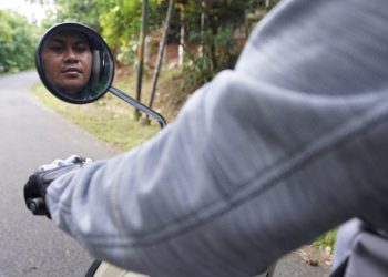 Tips Menghindari Blind Spot Sepeda Motor