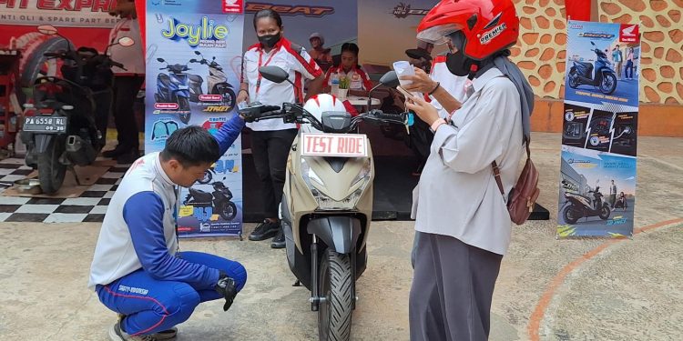 Astra Motor Papua Beri Tips Memilih Ban Sepeda Motor