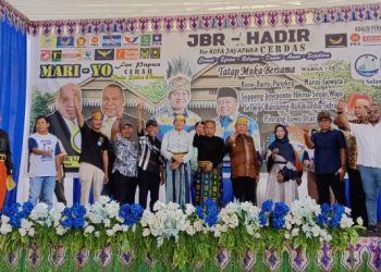 JBR Diberi Gelar Kehormatan Sang Pemberani oleh Warga KKSS Kota Jayapura