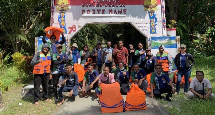 Menyeberangi Lautan, BPJS Kesehatan Sambangi Warga Kampung Yongsu Dosoyo