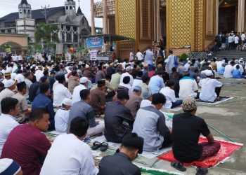 3.000 Jemaah Melaksanakan Salat Idulfitri 1445 Hijriah di Masjid Agung Al Aqsha Sentani