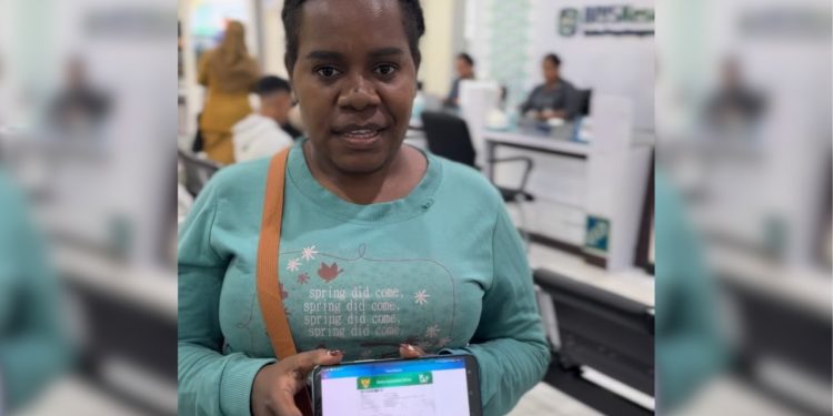 Cek Status Kepesertaan, Jhonika Nawipa Terbantu dengan Fitur Mobile JKN