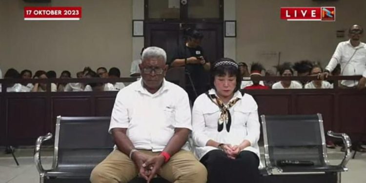 Hakim Vonis Bebas Johannes Rettob dan Silvi Herawati di Kasus Pengadaan Pesawat dan Helikopter