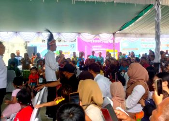 Tinjau Pelaksanaan PIN Polio di Jayapura, Jokowi : Kita Harus Mawas Diri
