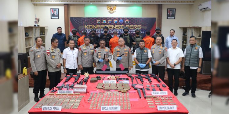 Polisi Tangkap Perakit dan Penyuplai Senjata Api ke KKB