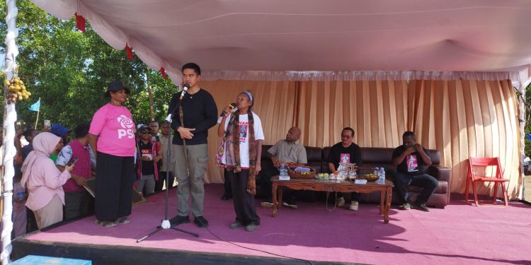 Kaesang Kampanyekan Paslon Nomor Urut 4 JHONDA di Pilkada Kabupaten Jayapura 2024