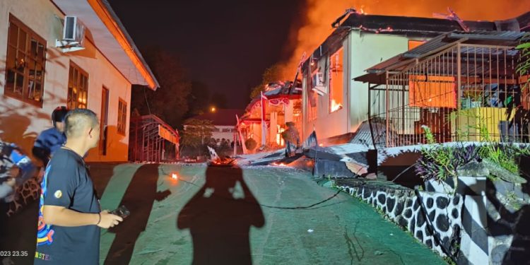 Polisi Periksa 9 Saksi Terkait Kebakaran Kantor Kementerian Agama di Jayapura