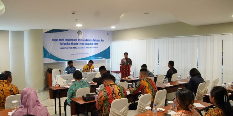 Kakanwil Kemenag Papua Tekankan Ini dalam Raker RKT dan Perkin