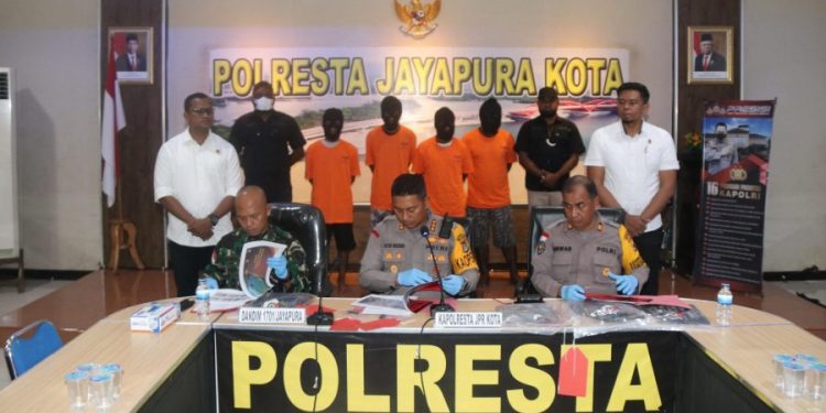Polisi Bekuk 4 Pelaku Pembakaran Ruko di Waena Jayapura