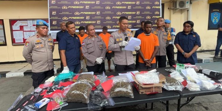 Miliki Barang Bukti Ganja Seberat 2,6 Kilogram, 1 Warga PNG Terancam Pidana Penjara Seumur Hidup