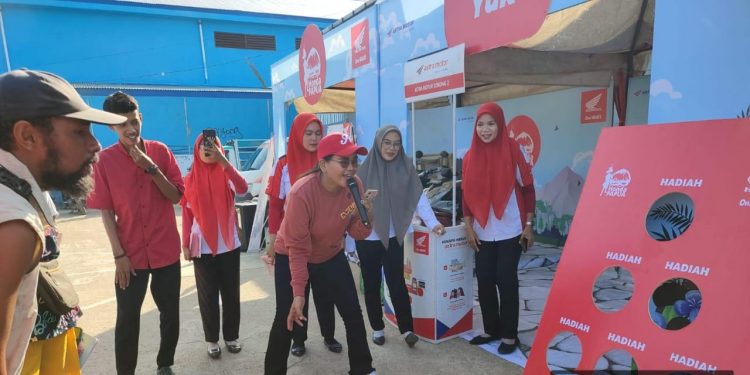 Eksibisi Hingga Game Test Ride Meriahkan Gelaran Roadshow Honda di Sorong