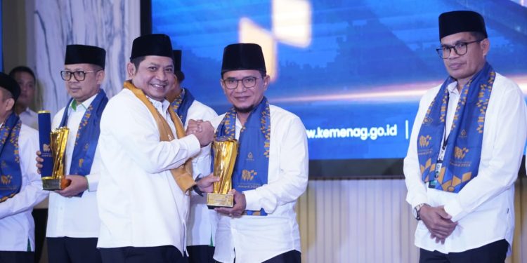 Kemenag Papua Raih 2 Penghargaan