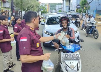 Jaga Silaturahmi, Imigrasi Jayapura Berbagi Takjil