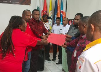 35 Bacaleg PDI Perjuangan Resmi Mendaftar di KPUD Yahukimo