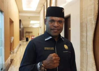 Respon Klemens Hamo usai Diberhentikan dari Ketua DPRD Kabupaten Jayapura