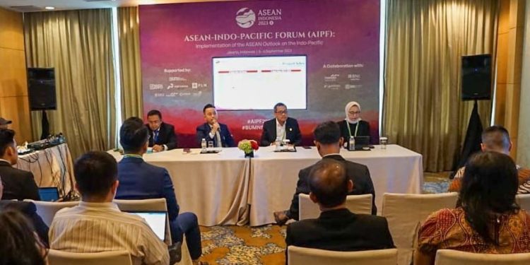 Kolaborasi Global, PLN Gandeng Pupuk Indonesia dan ACWA Power