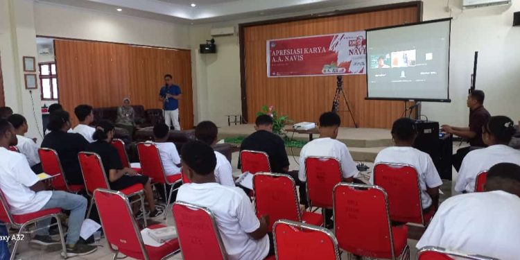 Balai Bahasa Perkenalkan Sosok Ali Akbar Navis kepada Generasi Muda Papua