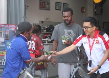 Astra Motor Papua Beri Promo dan Berbagi Tanaman di Harpelnas 2023