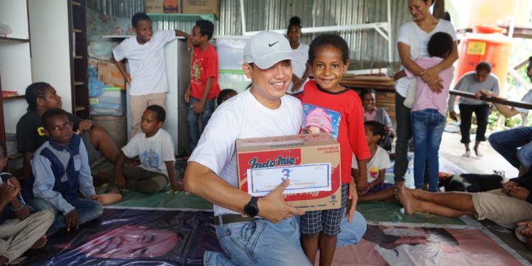 Horison Ultima Entrop Papua Salurkan Bantuan Kemanusiaan