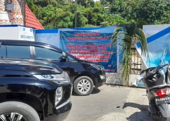 Masyarakat Adat Kampung Kayo Pulau Palang Kantor Gubernur