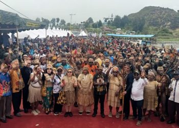 Masyarakat Memadati Lokasi Festival Danau Paniai