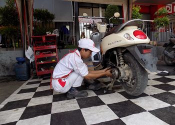 Tips Merawat Sepeda Motor Saat Hujan  versi Astra Motor Papua
