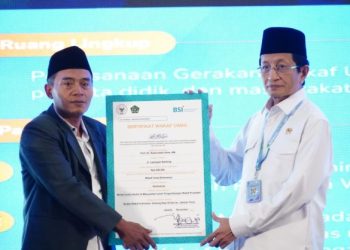 Gerakan Wakaf Uang Kementerian Agama, Menag Secara Pribadi Berikan Rp100 Juta