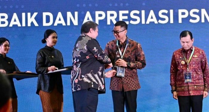 PLN Terima Penghargaan dari Kemenko Perekonomian
