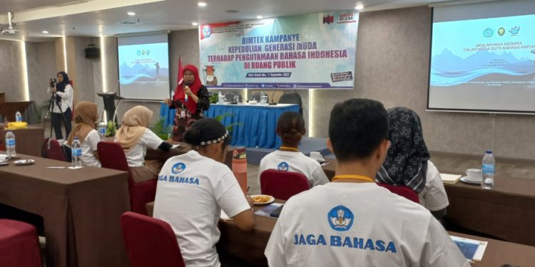 Lewat Bimtek, Generasi Muda Dibekali Penggunaan Bahasa Indonesia di Ruang Publik