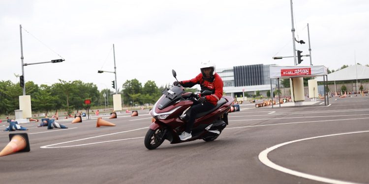 AHM Luncurkan New Honda PCX160