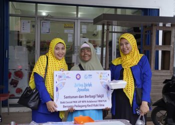Maknai Terang Ramadhan, YBM PLN dan PIKK Salurkan Santunan