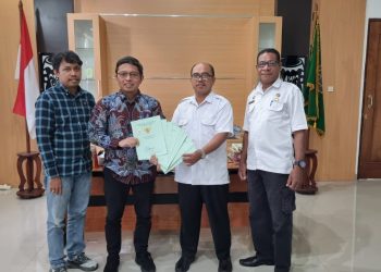 PLN Terima Sertifikat Tanah Proyek SUTT Gewaja Papua