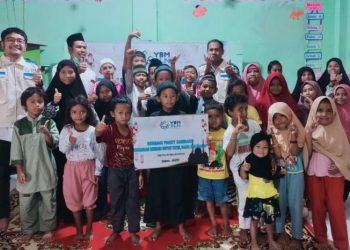 PLN Berikan Paket Bantuan  untuk Anak Yatim dan Pelajar di Jayapura
