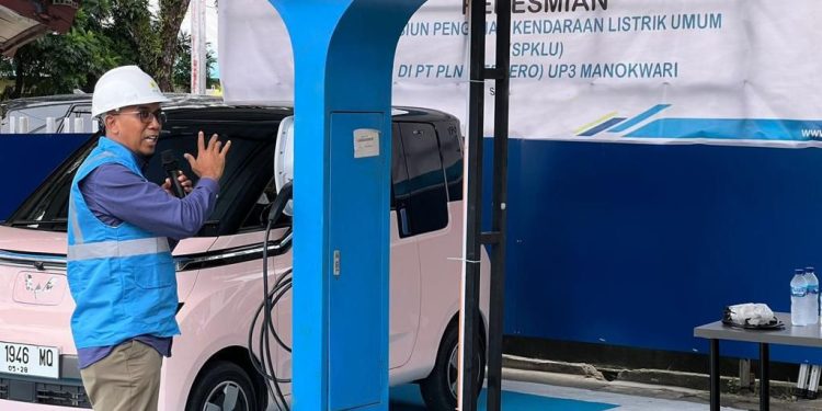 Langkah PLN Percepat Pertumbuhan Kendaraan Listrik di Indonesia Timur, Bangun SPKLU di Manokwari