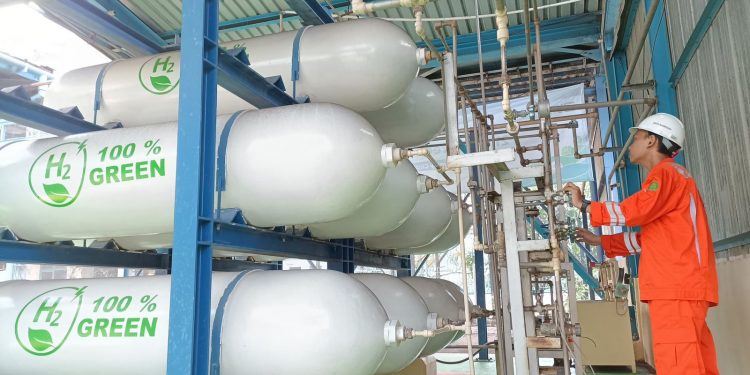 PLN Kini Mampu Produksi Green Hydrogen dengan Cepat