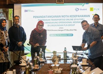 PLN Gandeng Blue Bird dalam Penyediaan Kendaraan Dinas Ramah Lingkungan