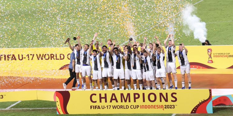 Pasokan Listrik Aman, PLN Sukses Layani Final FIFA World Cup U-17 di Solo Tanpa Kedip