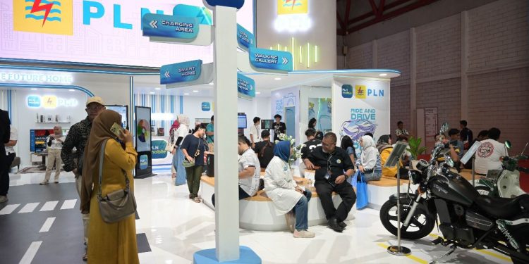 Rekor Baru! PLN Catat Ribuan Transaksi EV di IIMS 2025
