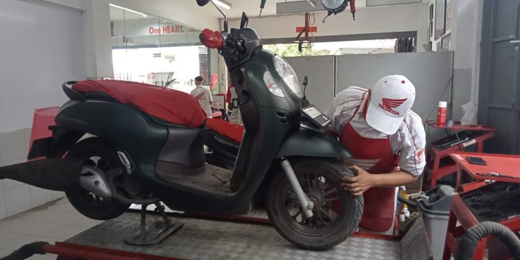 Jangan Abaikan, Kenali Tanda Ban Sepeda Motor Aus