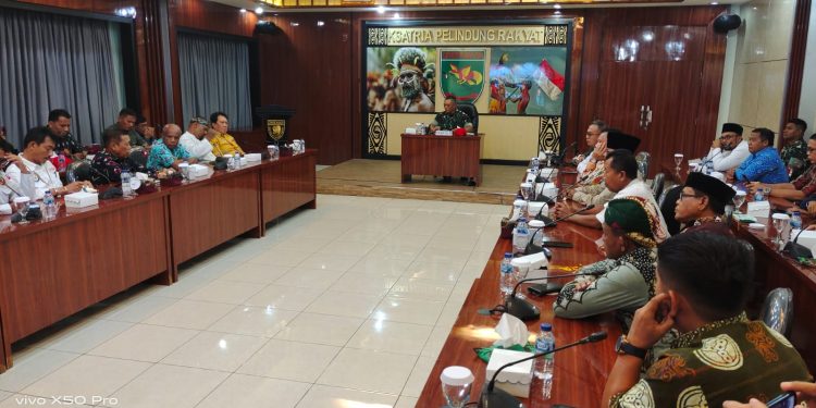 Sikapi Kericuhan, Pangdam Cenderawasih Gelar Pertemuan dengan Paguyuban Nusantara