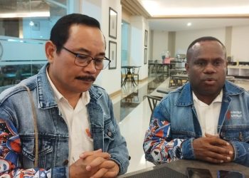 Filosofi Pakaian Elegan Paslon Jayapura Emas di Debat Publik Pertama Pilbup Jayapura